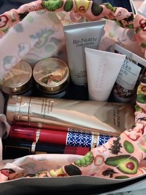 Estee Lauder gift set